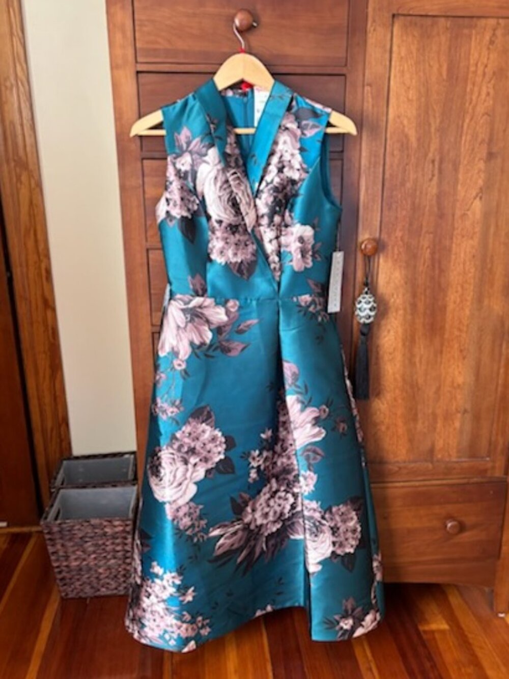 NWT Kay Unger Waverly Tea Length Dress in Turkish Blue Multi size 4